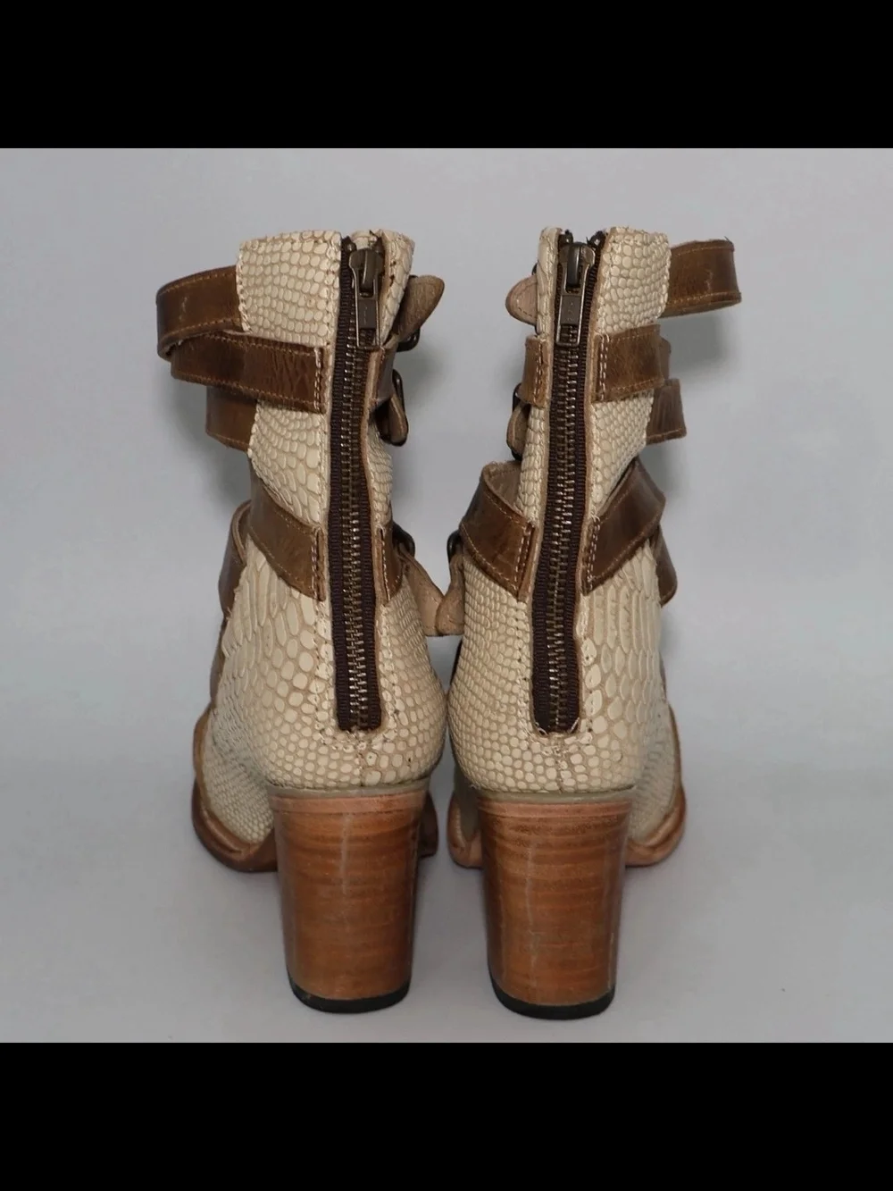 Freebird by Steven Bond Heeled Gladiator Sandals Snake Embossed Leather 7 READ